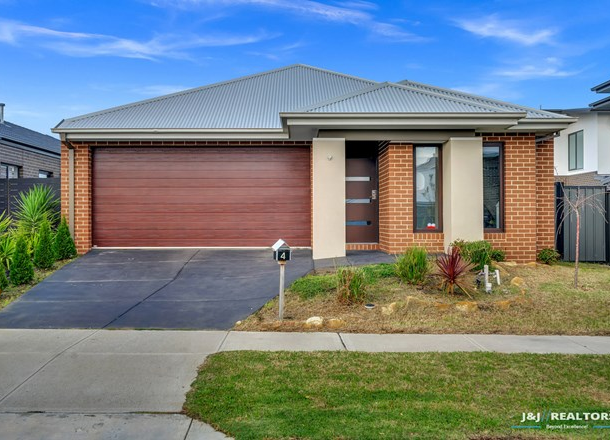 4 Bellhaven Circuit, Clyde North VIC 3978