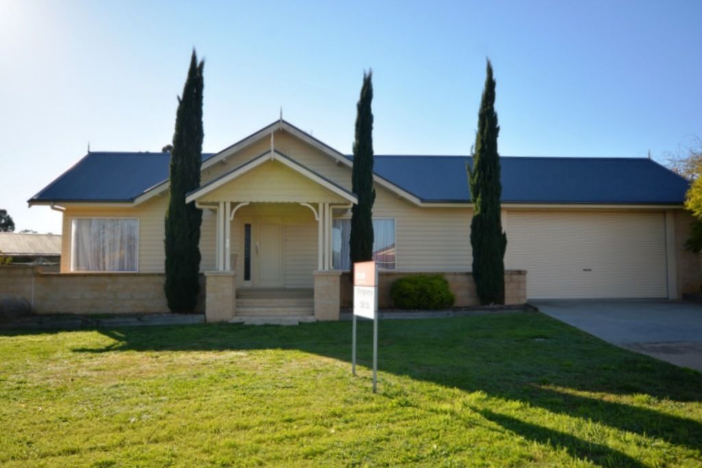 16 Marjory Brown Cl, Stawell VIC 3380, Image 0