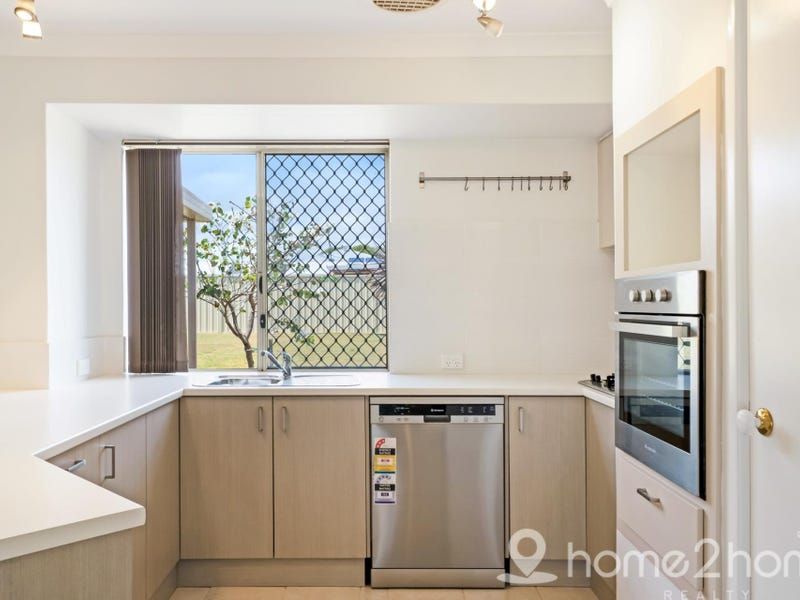 3 bedrooms House in 5 Hinds Court WAIKIKI WA, 6169