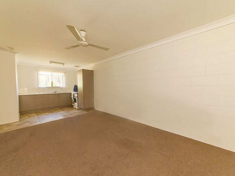 10 Standish Street, NORMAN GARDENS QLD 4701, Image 2