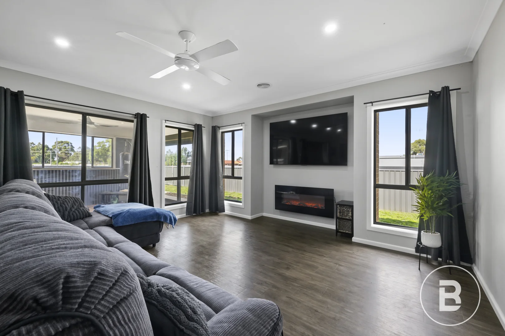 Additional image 2 of 14 Powlett Street, Carisbrook VIC 3464