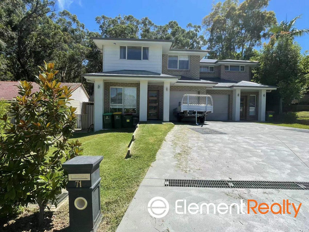 5 bedrooms Duplex in 71 Cox Crescent DUNDAS VALLEY NSW, 2117