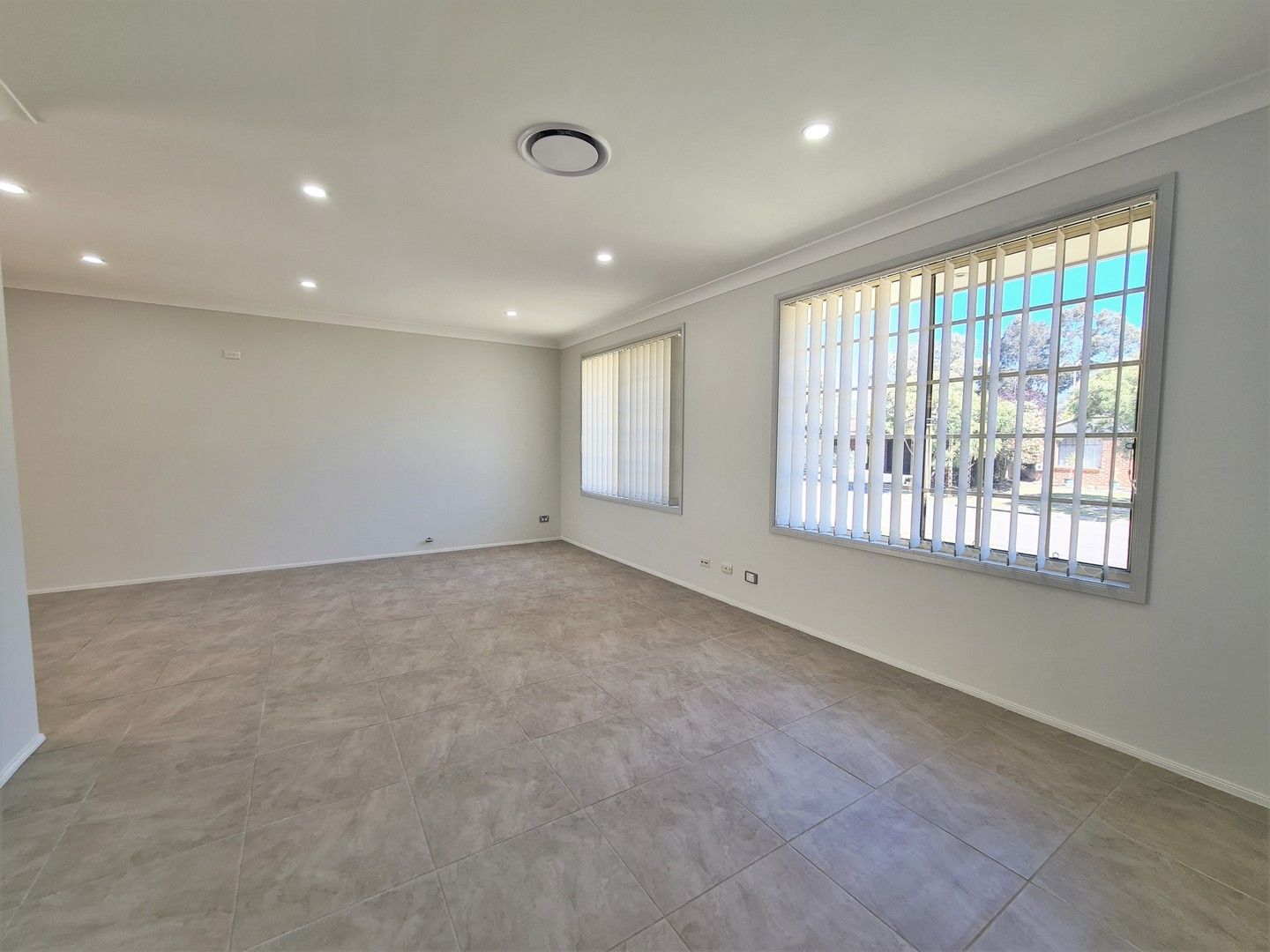 3 bedrooms House in 60 Torrance Crescent QUAKERS HILL NSW, 2763