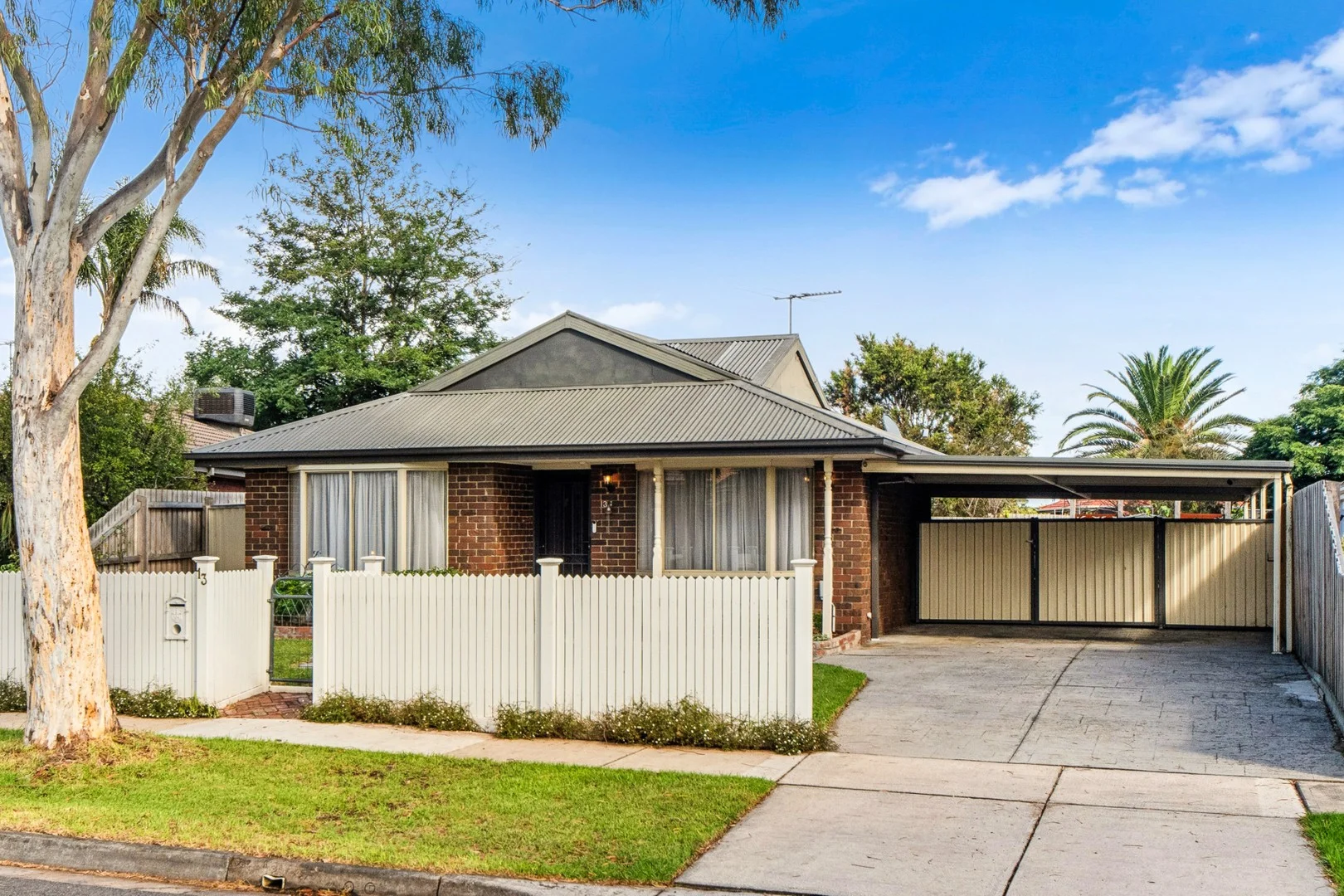 13 Greenslopes Drive, Carrum Downs VIC 3201