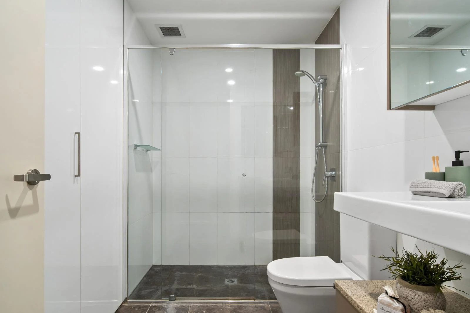 Additional image 7 of 424/240 Bunda, City ACT 2601