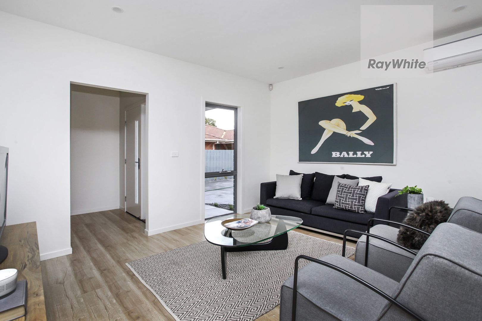 2/8 Warwick Place, Tullamarine VIC 3043, Image 2