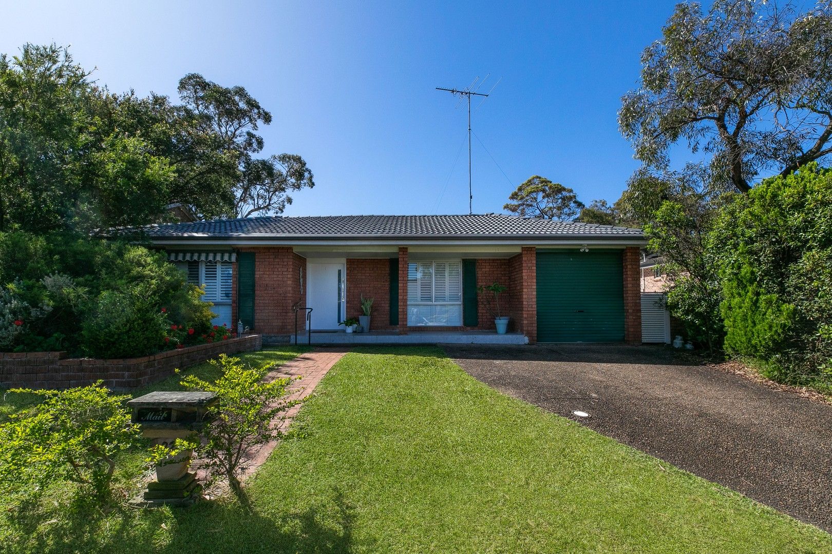 4 bedrooms House in 22 Bradman Road MENAI NSW, 2234