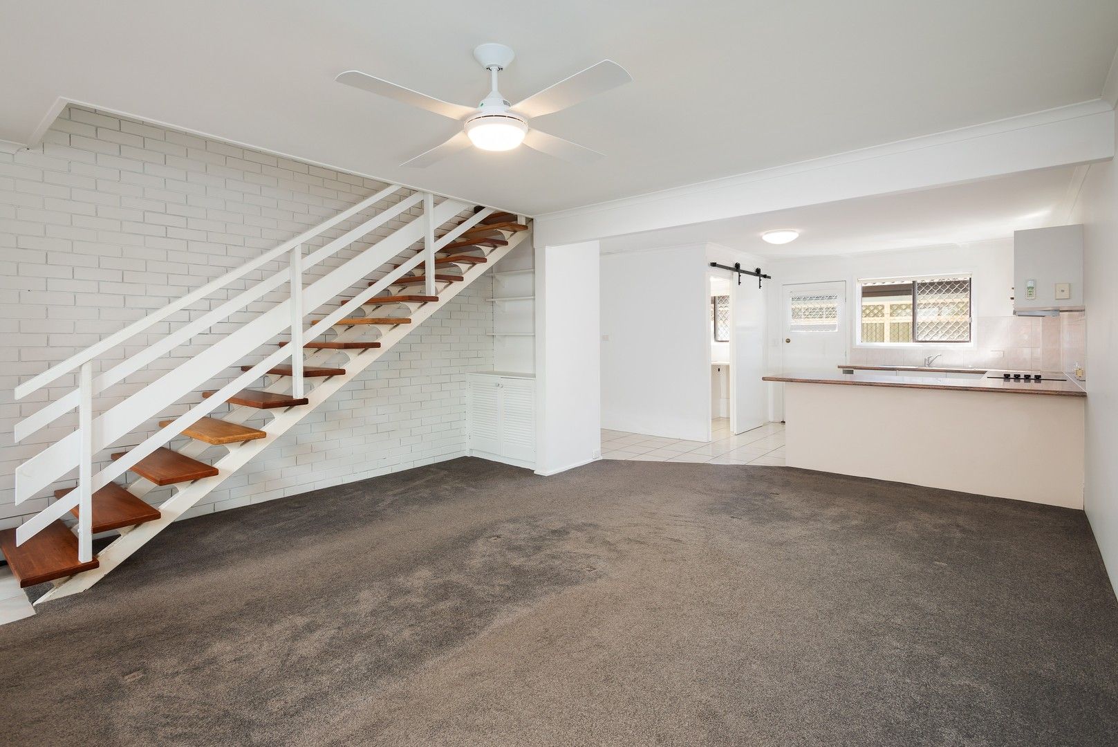 2 bedrooms Apartment / Unit / Flat in 3/39 Milton Avenue PARADISE POINT QLD, 4216