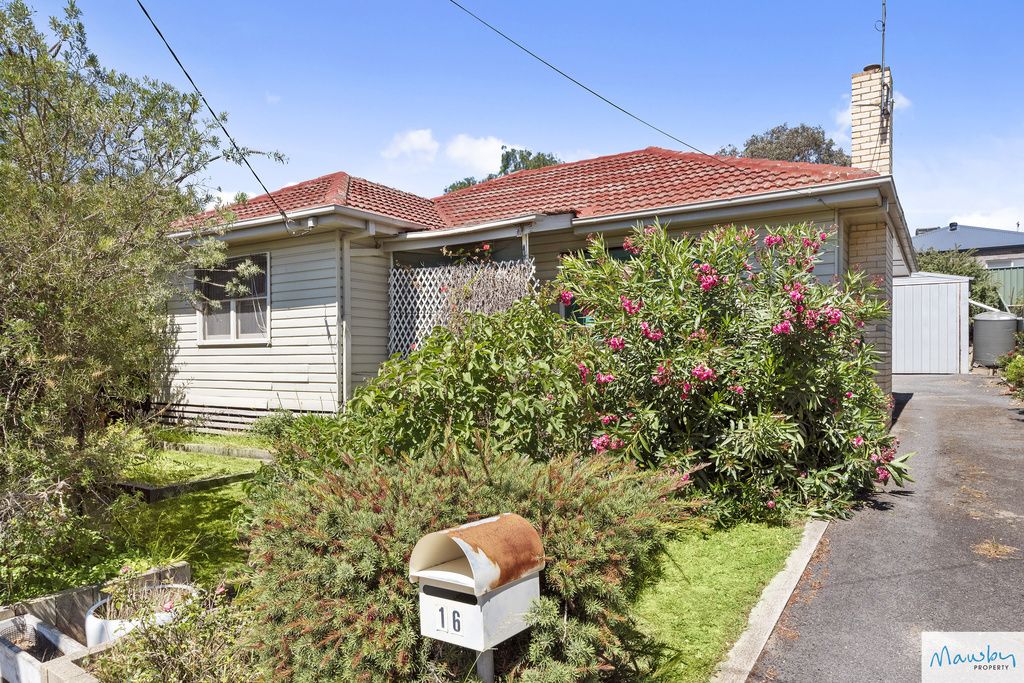 16 Montgomery Crescent, White Hills VIC 3550, Image 0