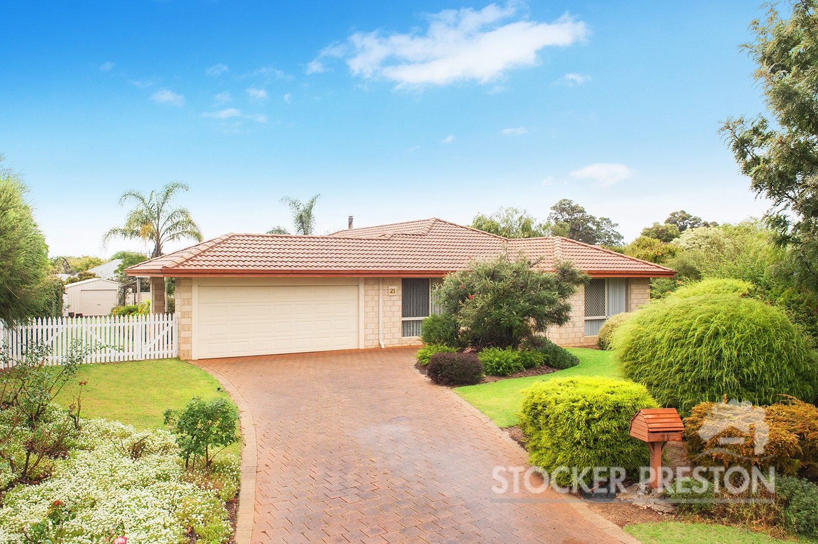 21 Forrest Road, Margaret River WA 6285, Image 0