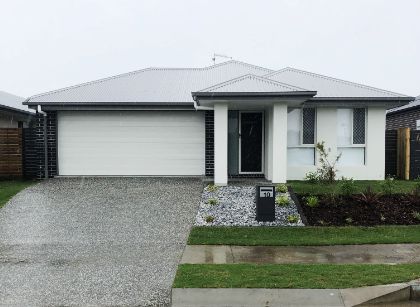 4 bedrooms House in 10 Langland Circuit WALLOON QLD, 4306