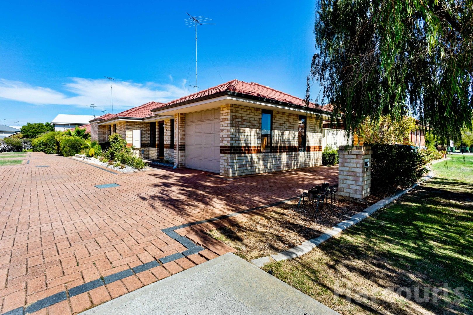 3 bedrooms House in 9/4 Binnar Court ERSKINE WA, 6210