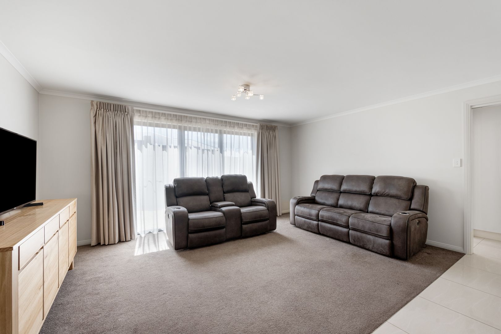 1/3 Queens Court, Mount Gambier SA 5290, Image 2