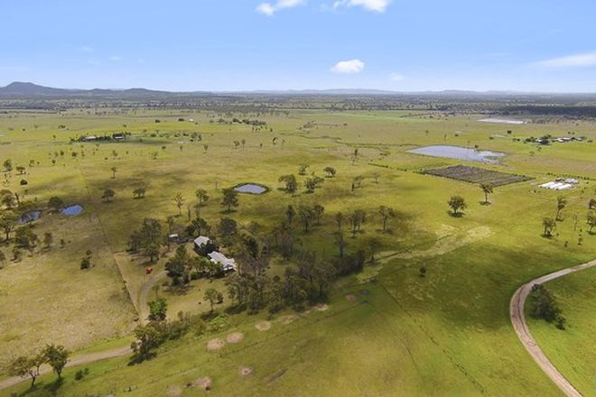 Picture of 1569 Middle Road, PEAK CROSSING QLD 4306