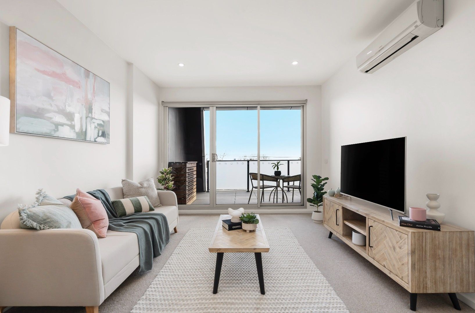 2 bedrooms Apartment / Unit / Flat in 214/339 Mitcham Road MITCHAM VIC, 3132
