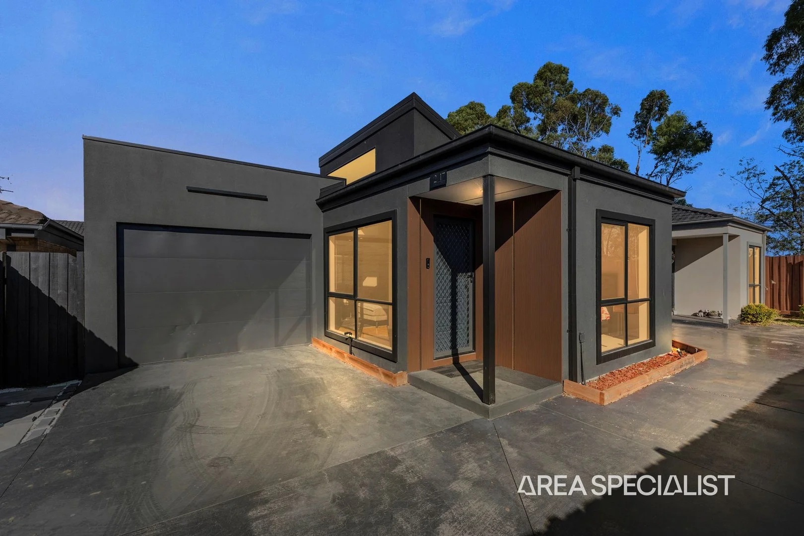 2/17 Cameron Way, Pakenham VIC 3810