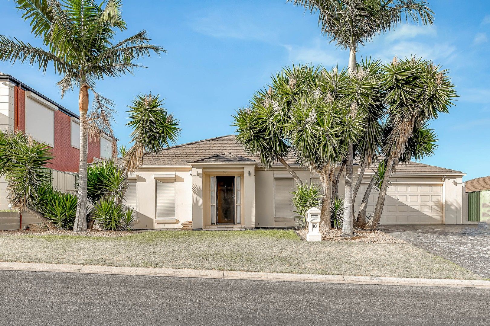 4 bedrooms House in 10 Sandstone Avenue WALKLEY HEIGHTS SA, 5098