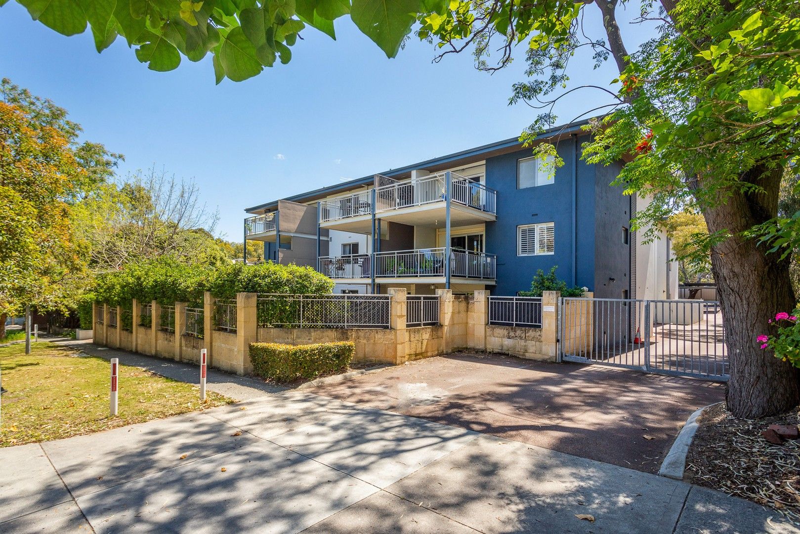 2 bedrooms Apartment / Unit / Flat in 2/84 Subiaco Road SUBIACO WA, 6008