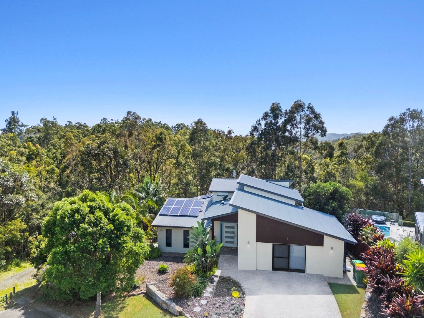 4 bedrooms House in 9 GRAMPIAN COURT REEDY CREEK QLD, 4227