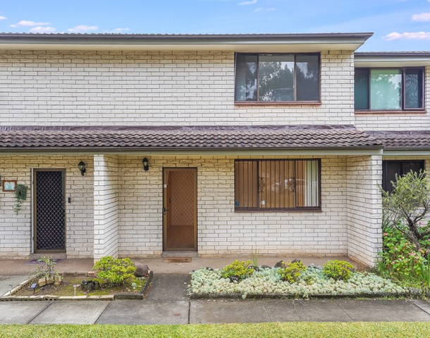 3/9-13 Surrey Street, Minto NSW 2566