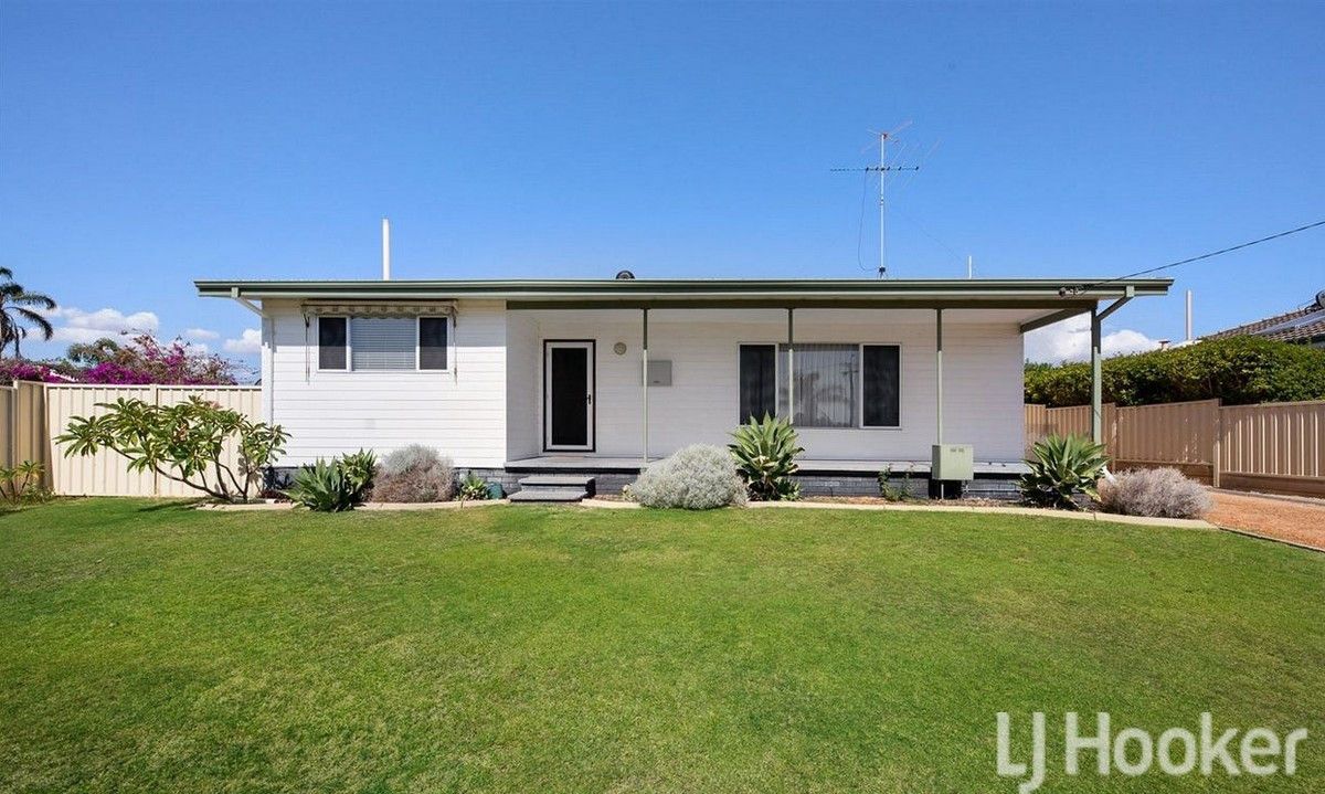 4 bedrooms House in 5 Crawford Street MANDURAH WA, 6210