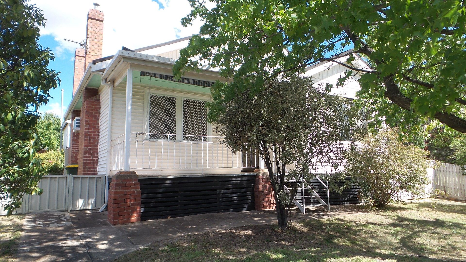 3 bedrooms House in 61 Johnstone Street CASTLEMAINE VIC, 3450
