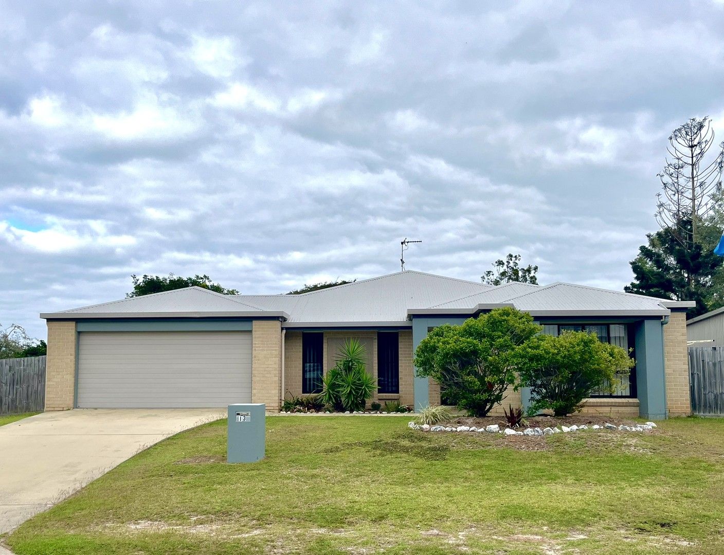 13 JEANA CLOSE, Boyne Island QLD 4680, Image 0