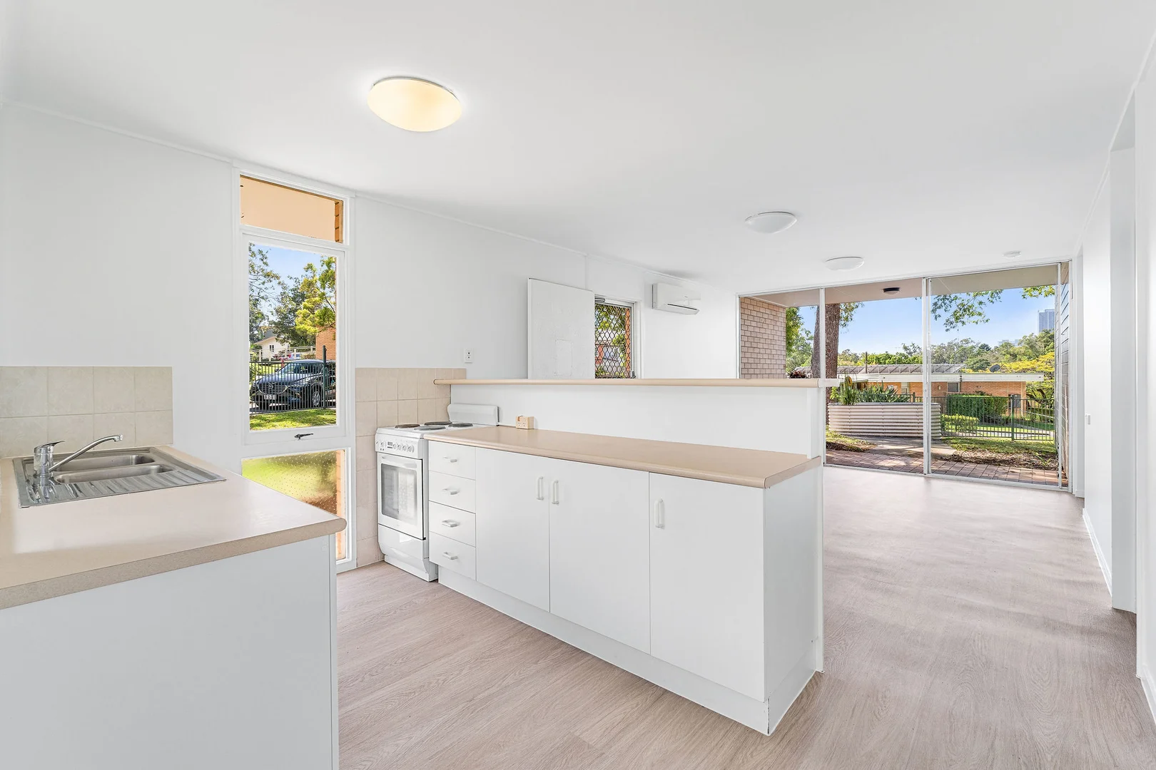 Additional image 2 of 60 Ridgeway Avenue, Southport QLD 4215