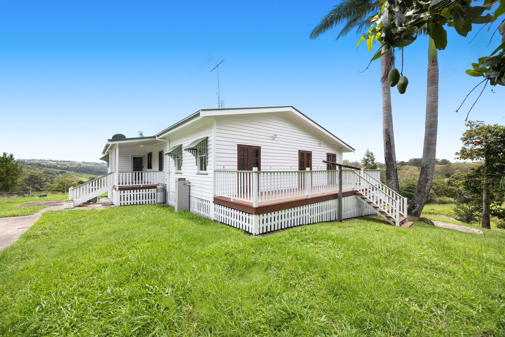 3 bedrooms House in 725 Hunchy Road HUNCHY QLD, 4555