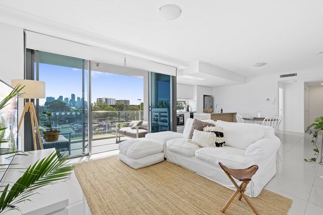 892 3 Bedroom Apartments Sold Auction Results In Mermaid Beach Qld 4218 Domain