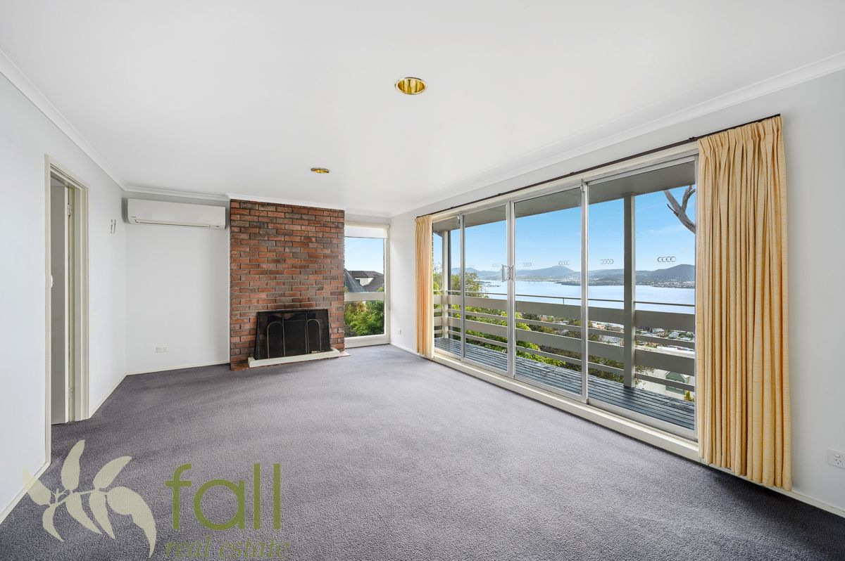 19 Nicholas Drive, Sandy Bay TAS 7005, Image 2