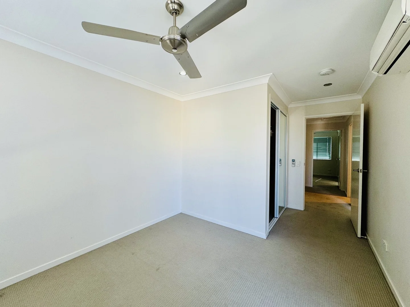Additional image 12 of 2/19 OXLEY Drive, Moranbah QLD 4744