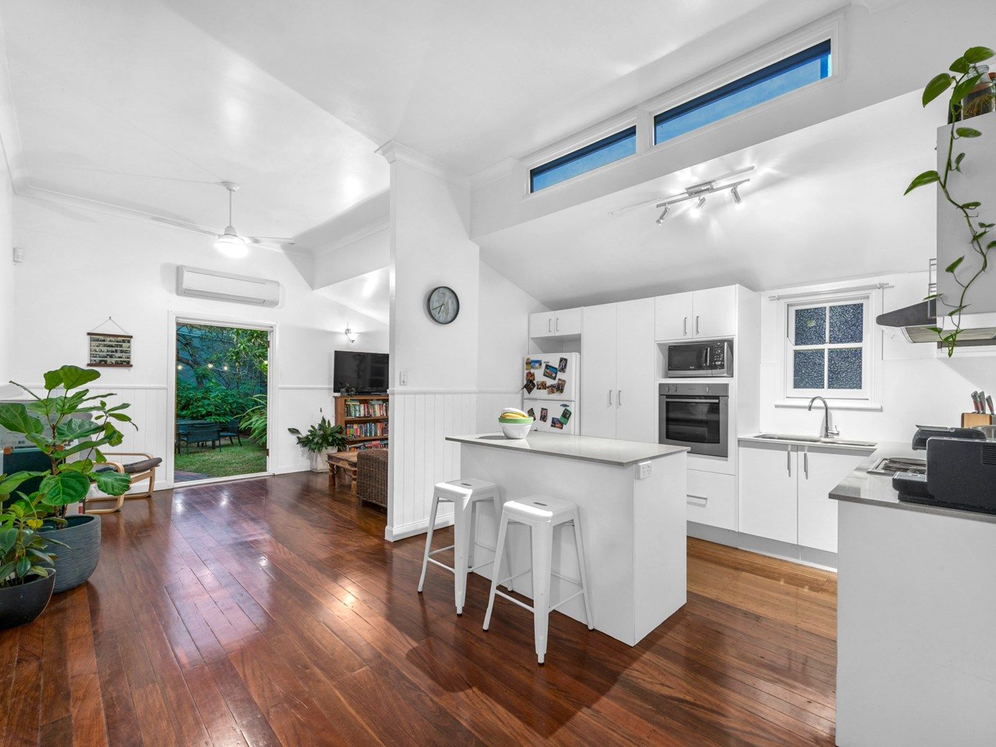 216 Water St, Spring Hill QLD 4000, Image 2