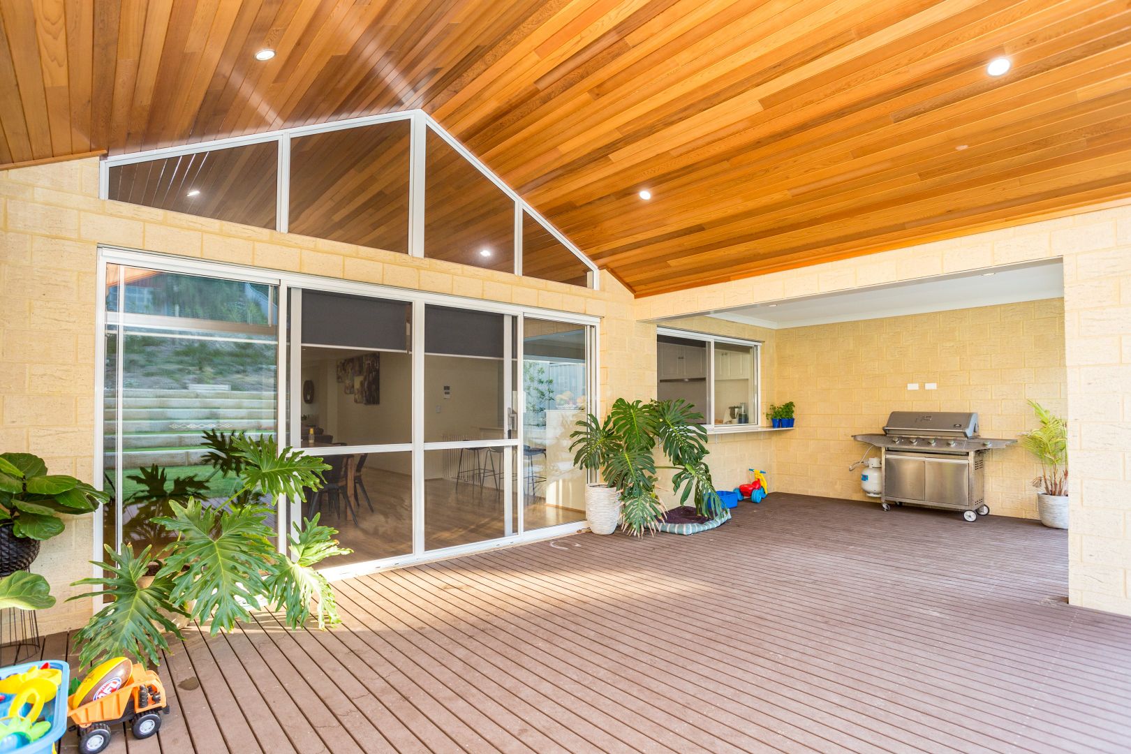 17 Valentine Road, Binningup WA 6233, Image 2