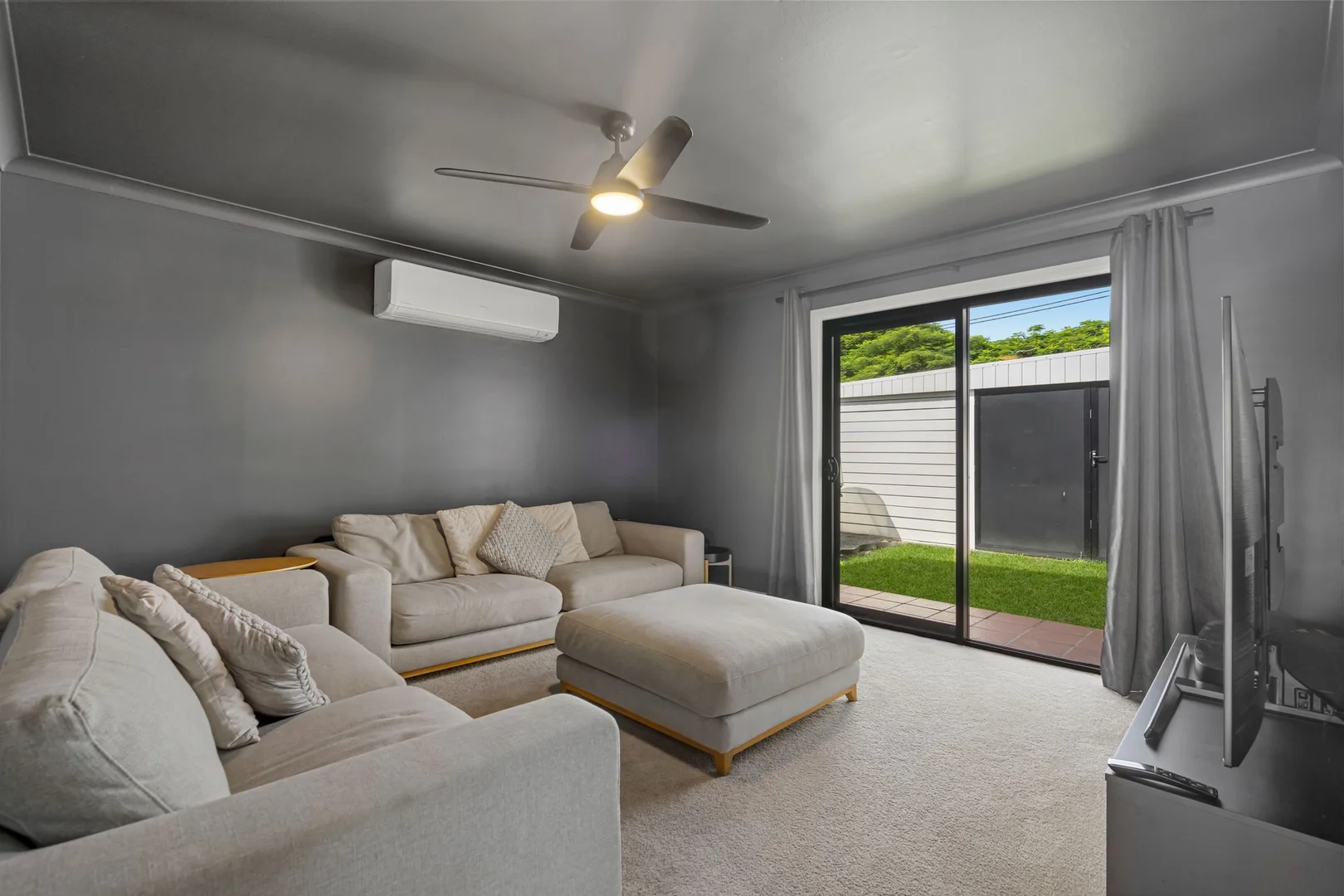 Additional image 5 of 35 Poinciana Boulevard, Broadbeach Waters QLD 4218
