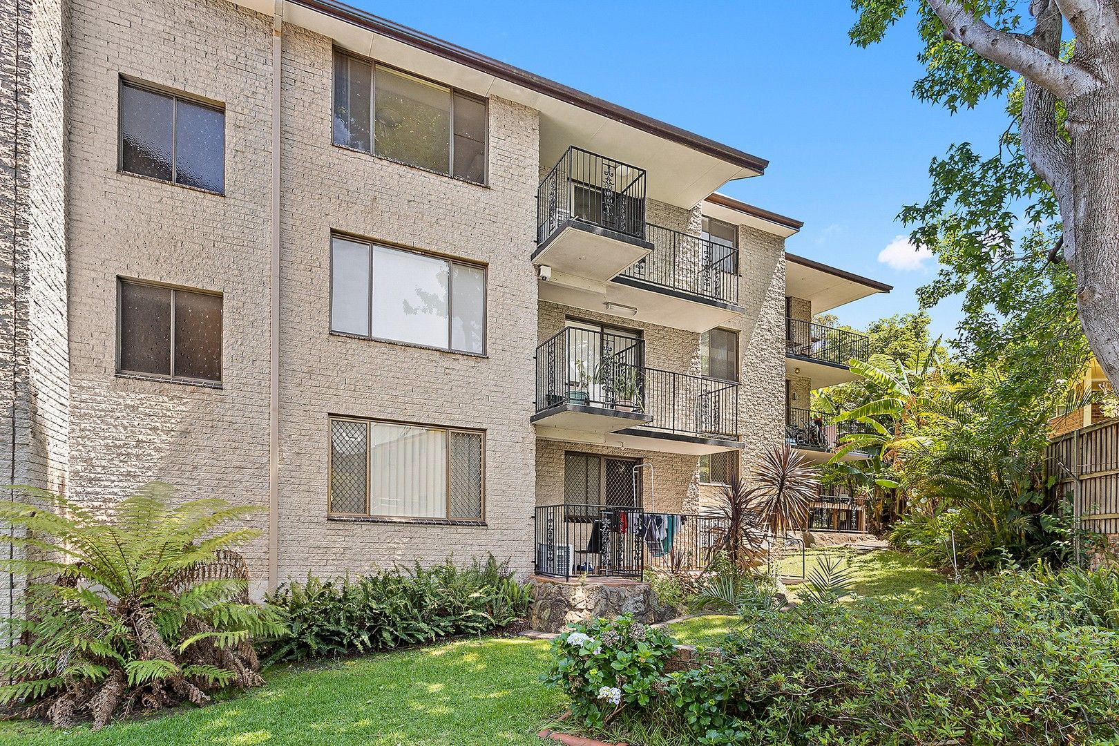 2 bedrooms Apartment / Unit / Flat in 18/27 Osborne Street WOLLONGONG NSW, 2500