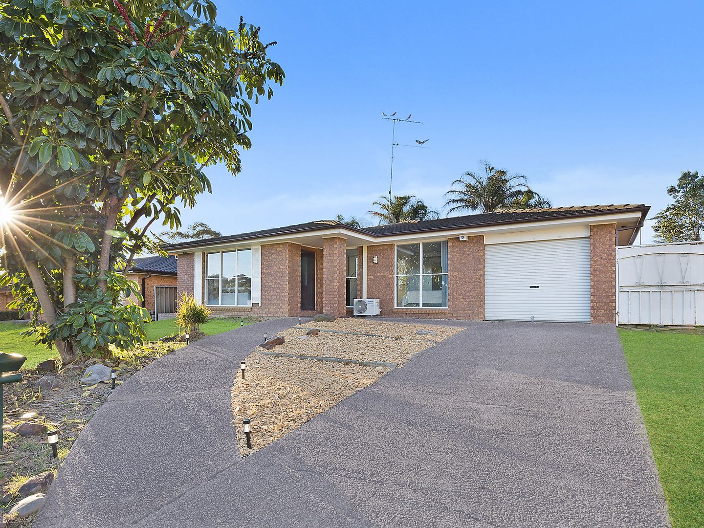 4 bedrooms House in 22 Hermitage Place MINCHINBURY NSW, 2770