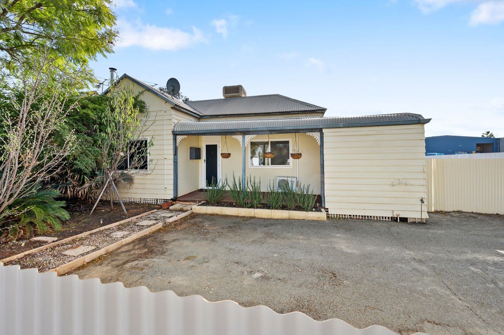 3 bedrooms House in 67 President Street SOUTH KALGOORLIE WA, 6430
