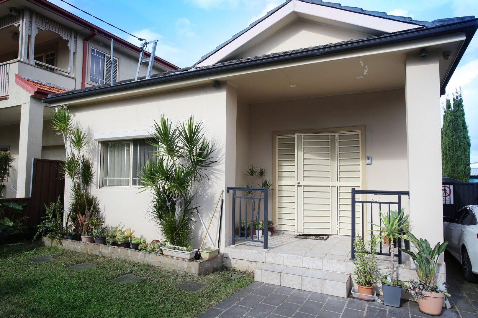 3 bedrooms House in 19 Hillcrest Avenue GREENACRE NSW, 2190