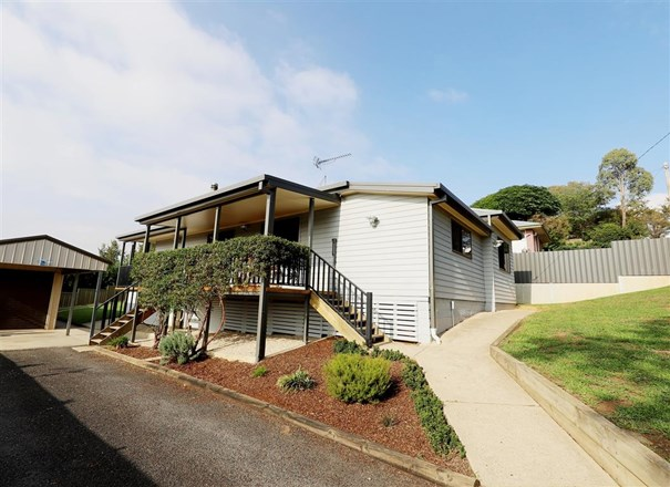 24 Clarke Street, Tumut NSW 2720