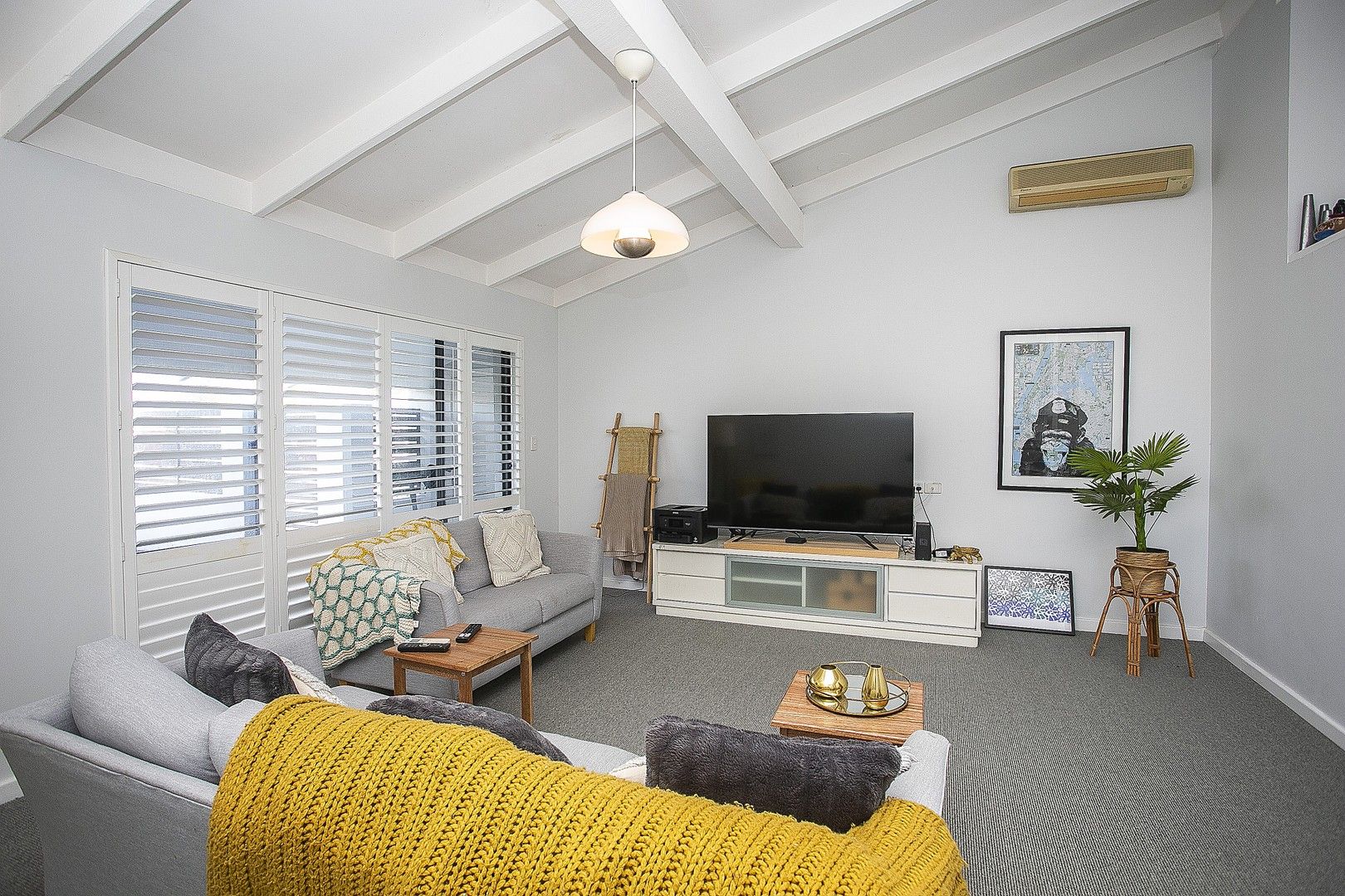 4 bedrooms House in 51 Fenton Way HILLARYS WA, 6025