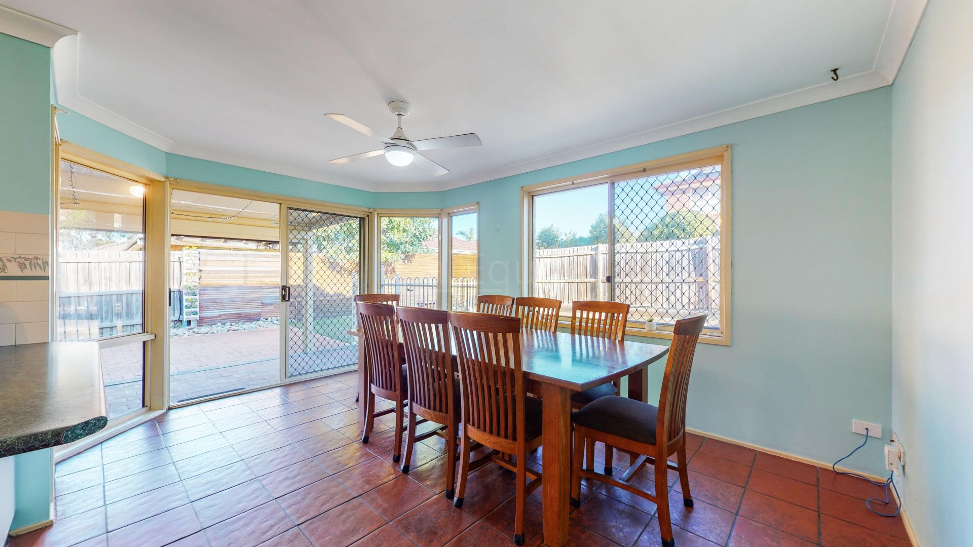 9 Farnborough Court, Wattle Grove NSW 2173, Image 2