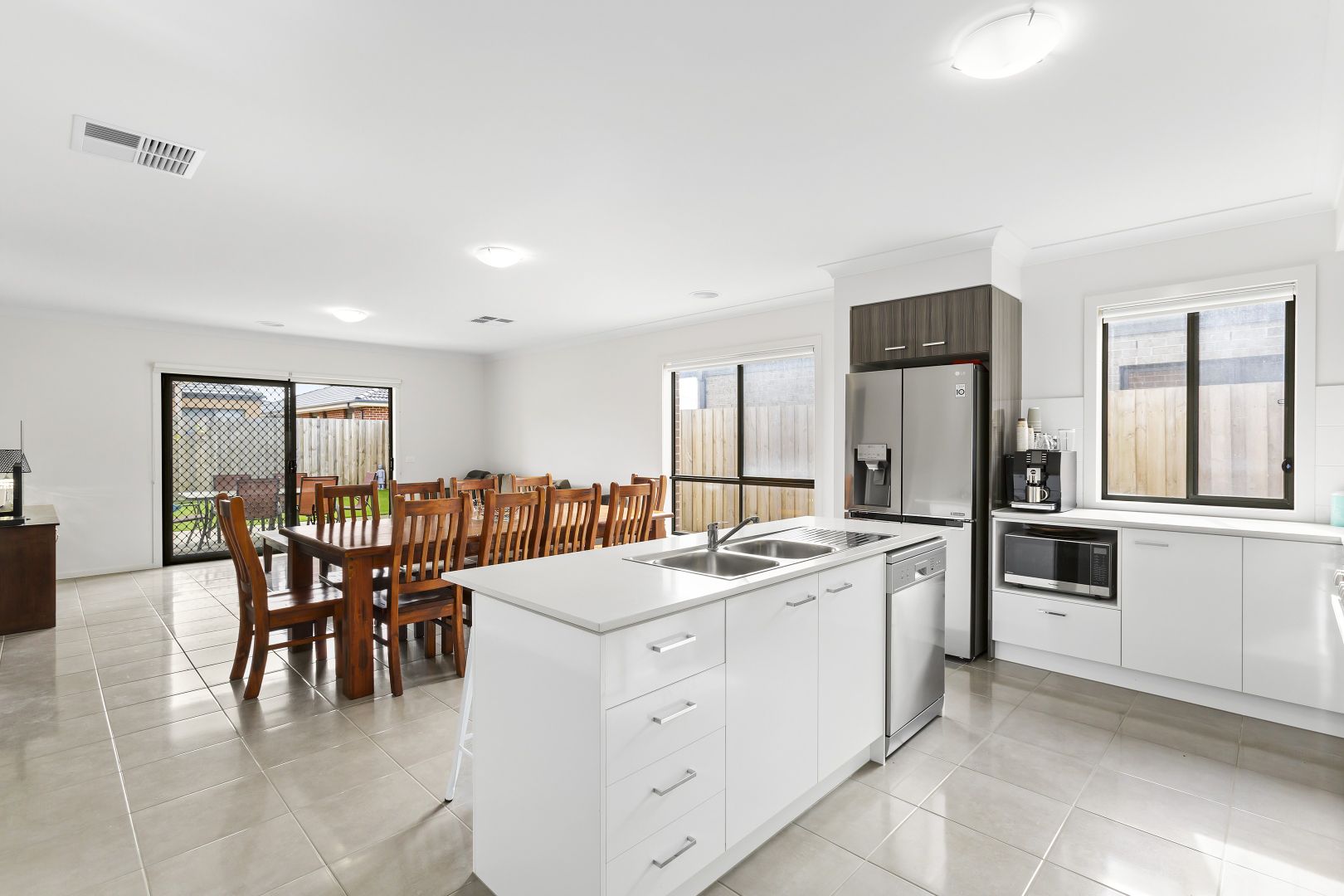 21 Elegante Road, St Leonards VIC 3223, Image 2