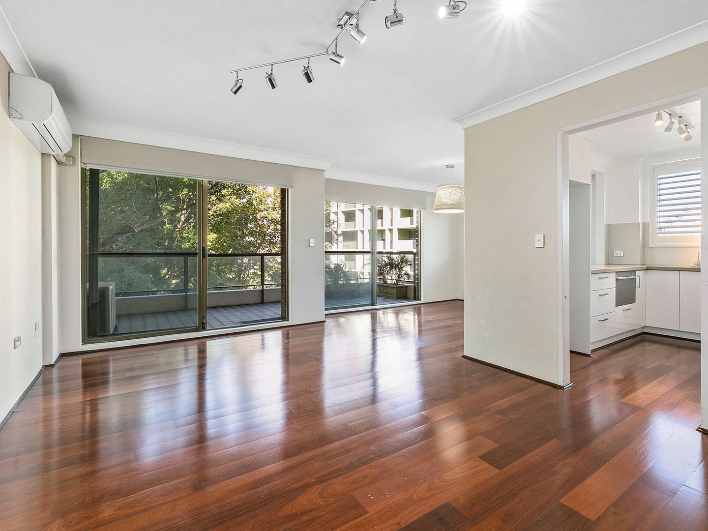 16/33 Waratah Street, Rushcutters Bay Property History & Address