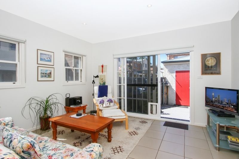 Unit 15/33 Macquoid St, Queanbeyan East NSW 2620, Image 2