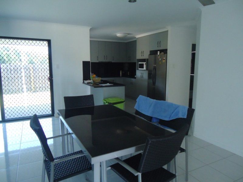 67 Whitehaven Drive, Blacks Beach QLD 4740, Image 2