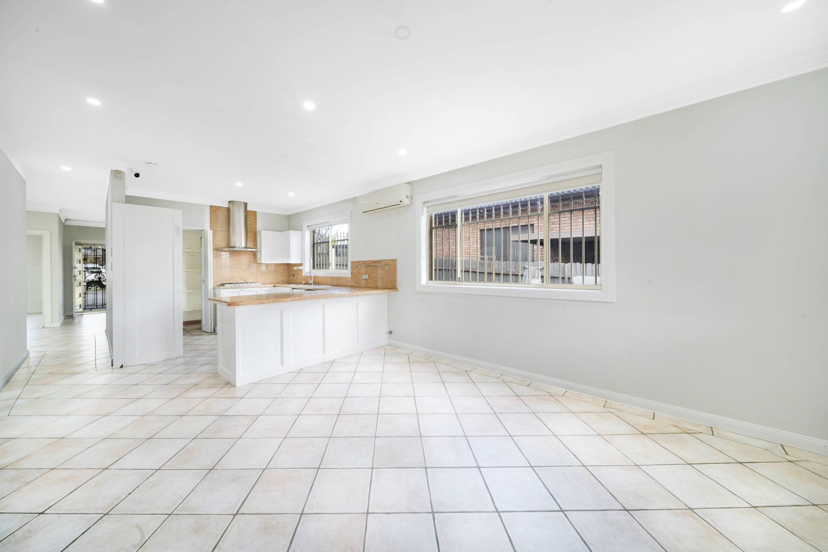 90 Gurney Road, Chester Hill NSW 2162, Image 2