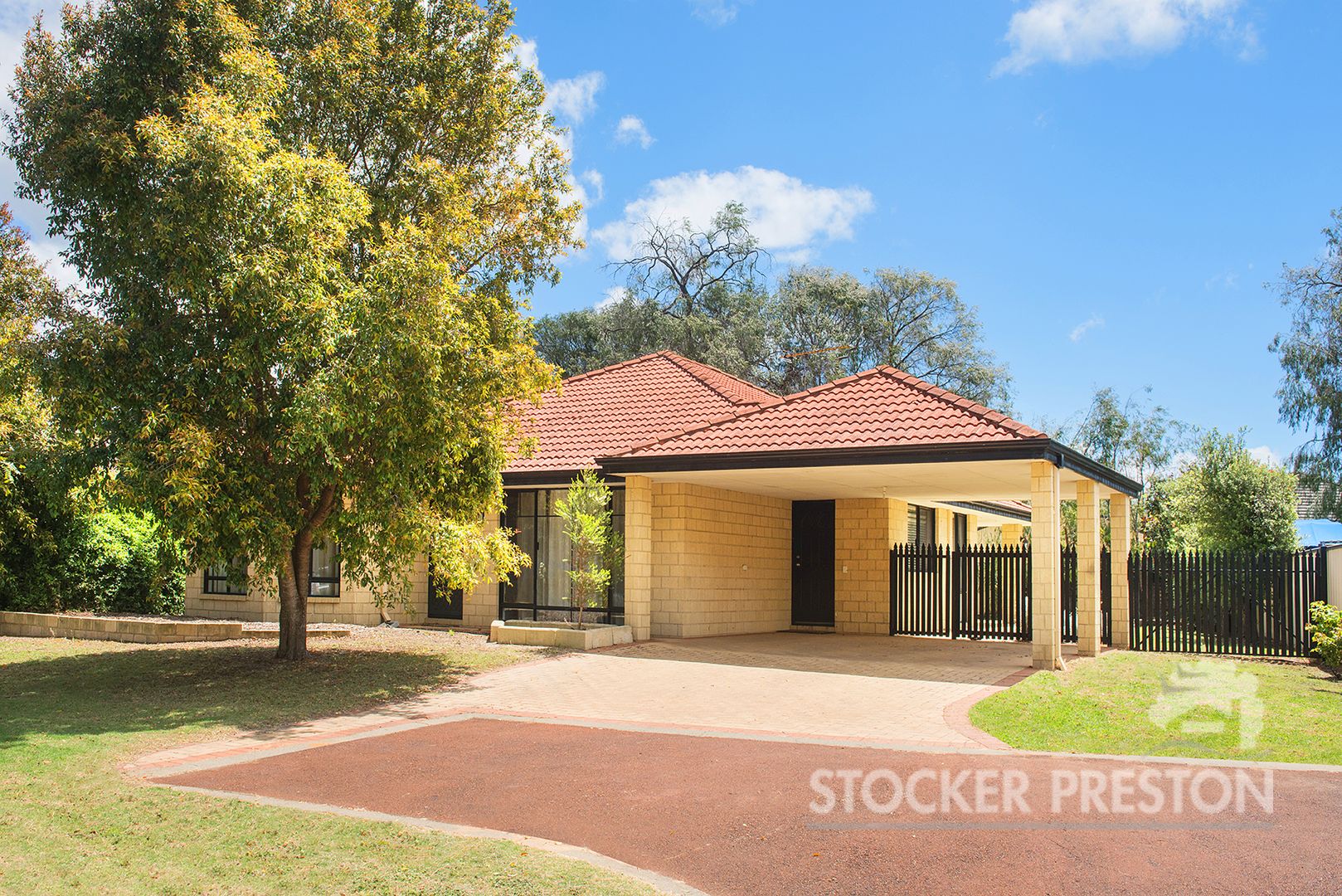 152 College Avenue, West Busselto Property History & Address Research