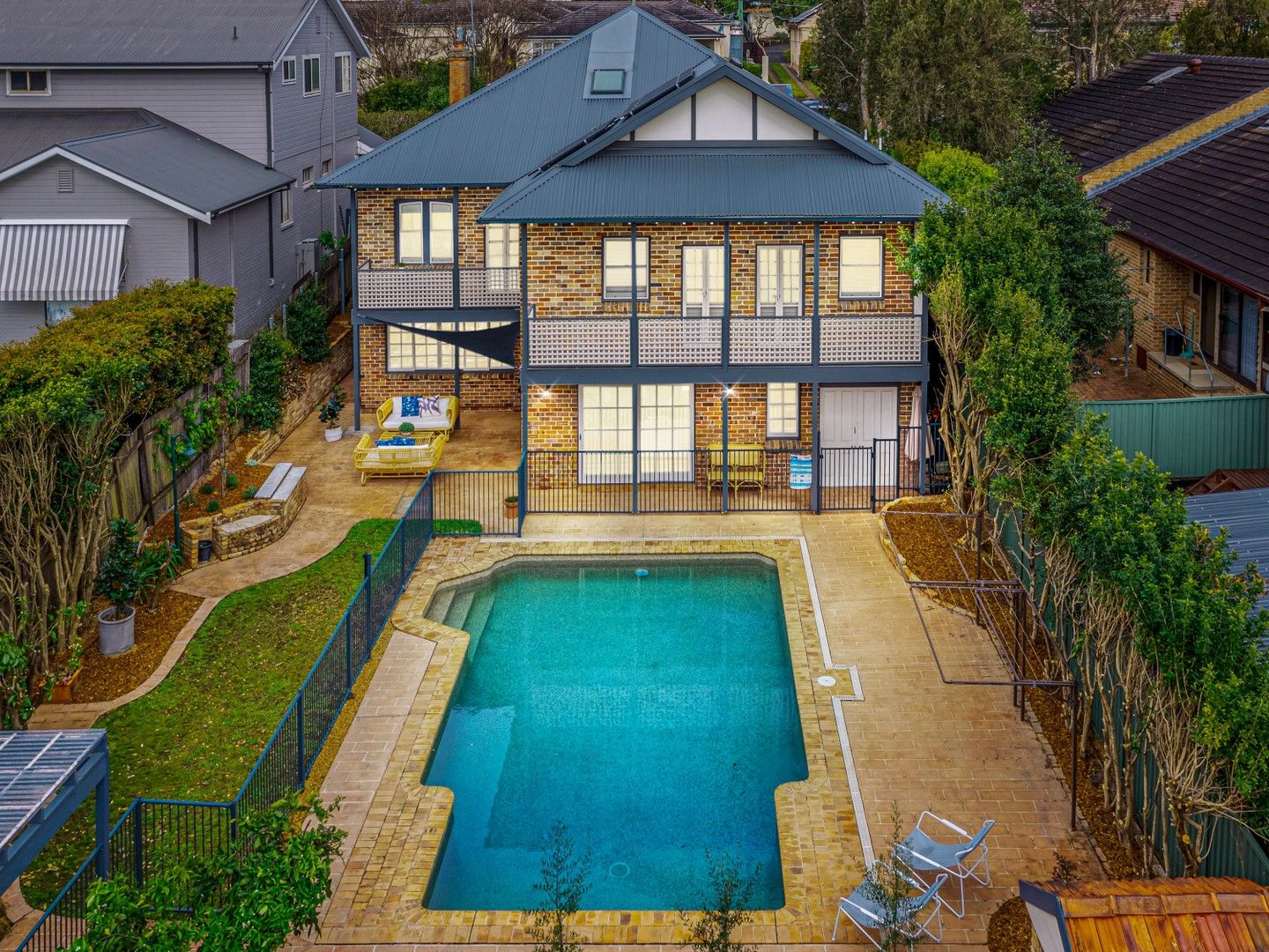 5 bedrooms House in 13 Oakland Avenue BAULKHAM HILLS NSW, 2153