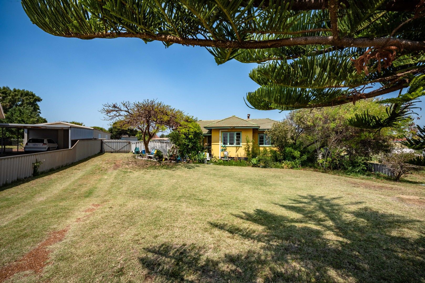 3 bedrooms House in 14 Maley Way BEACHLANDS WA, 6530